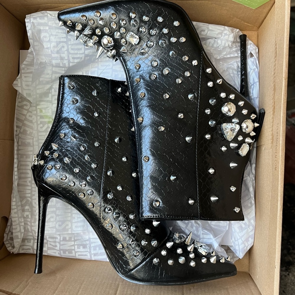 Steve Madden Viceroy Embellished Black Stiletto Heel Ankle Boots - Picture 11 of 12